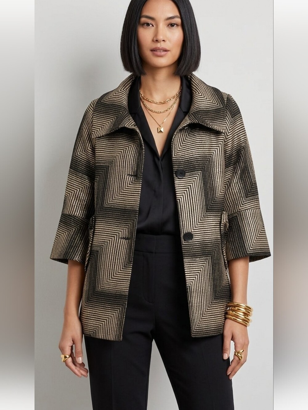 Damee Jacket Metallic Gold And Black Swing Jacket Geometric